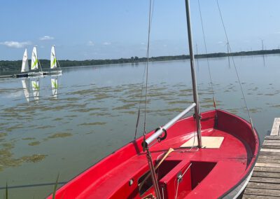 Das Seegrundstück mit Boot und Steg