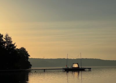 Am Seegrundstück - Blick vom Seegrundstück zum Segelclub